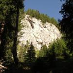 Sentiero verso l'attacco della ferrata